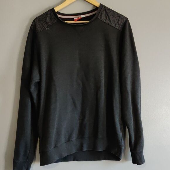 📏Puma Sweater  - Picture 1 of 3